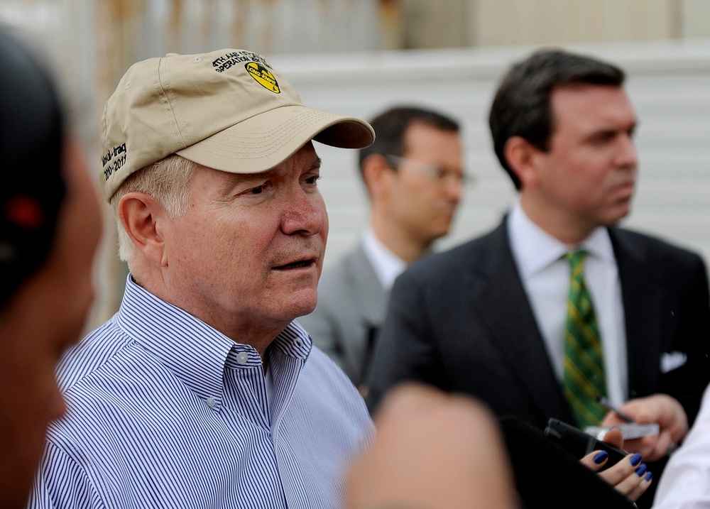 Secretary Gates talks with members of the traveling press.