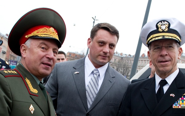 Adm. Mike Mullen is welcomed to St. Petersburg, Russia, by Chief of the General Staff of the Armed Forces of Russia Gen. Nikolai Makarov.