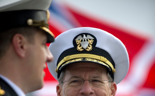 Adm. Mike Mullen tours the Russian corvette Steregushchiy in Petersburg.