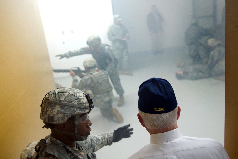 A U.S. Army soldier explains room-clearing technique.
