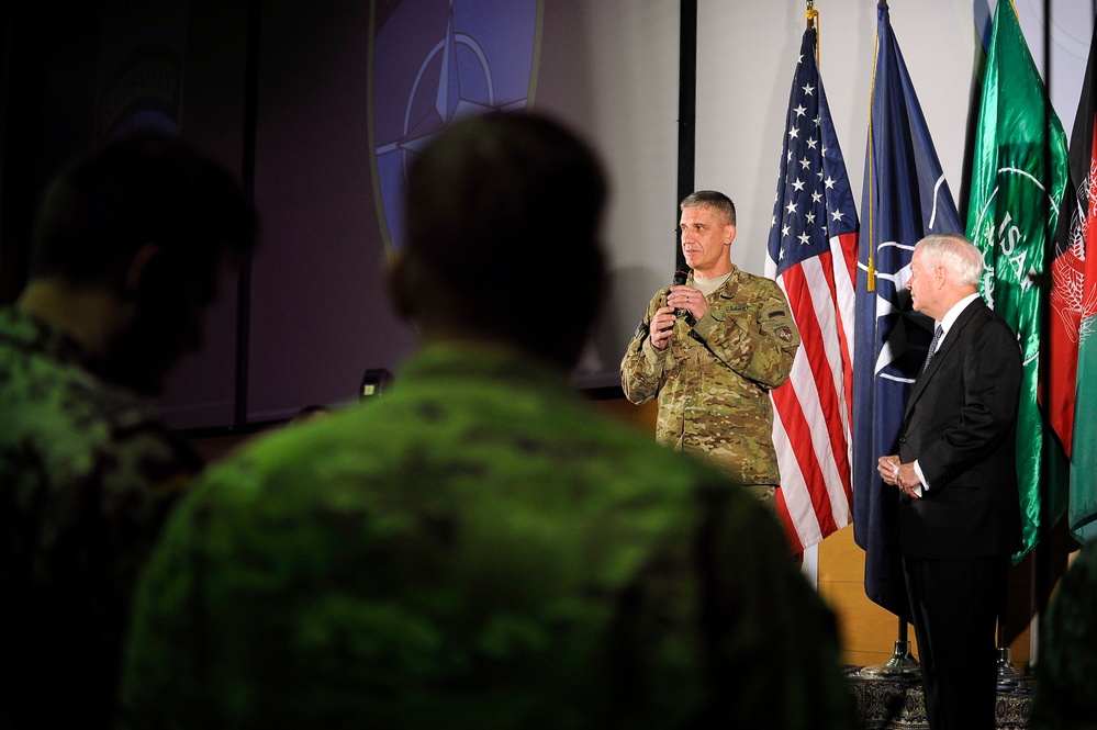 Lt. Gen. David M. Rodriguez introduces Secretary Gates to IJC personnel at the Joint Operations Center.
