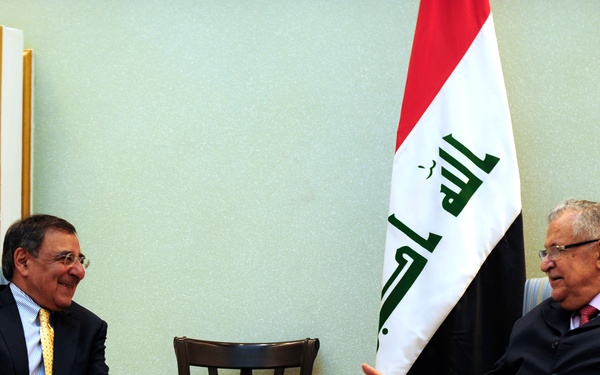 Secretary Panetta meets with President of Iraq Jalal Talabani.