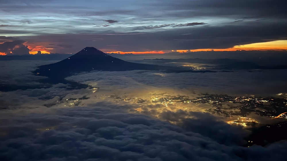 U.S. Air Force, U.S. Marines conduct mass casualty simulation training