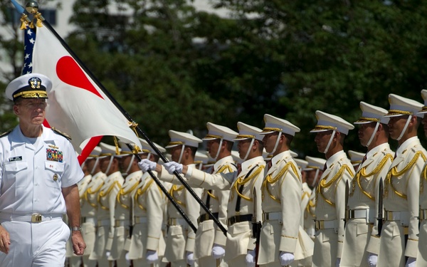 Adm. Mike Mullen reviews Japanese Self Defense Force troops.