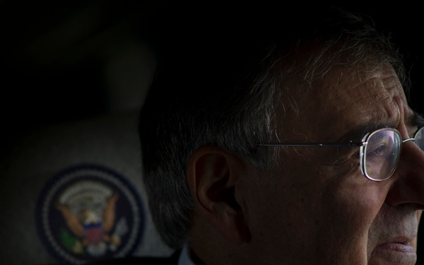 Secretary Panetta flies to the Flight 93 National Memorial in Shanksville