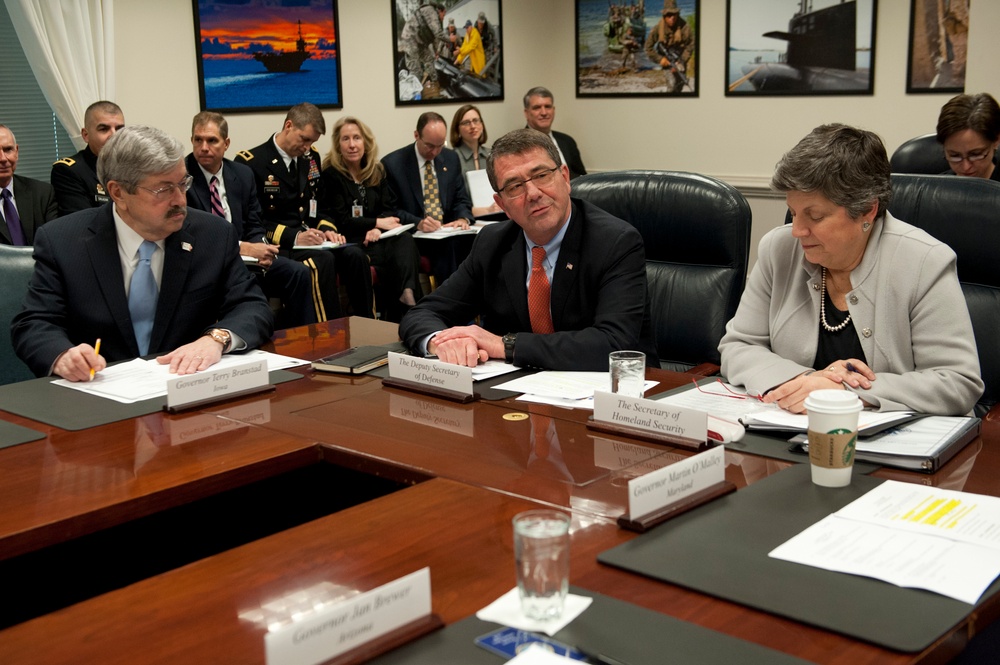 Deputy Secretary Carter and Secretary Napolitano convene the meeting of the Council of Governors