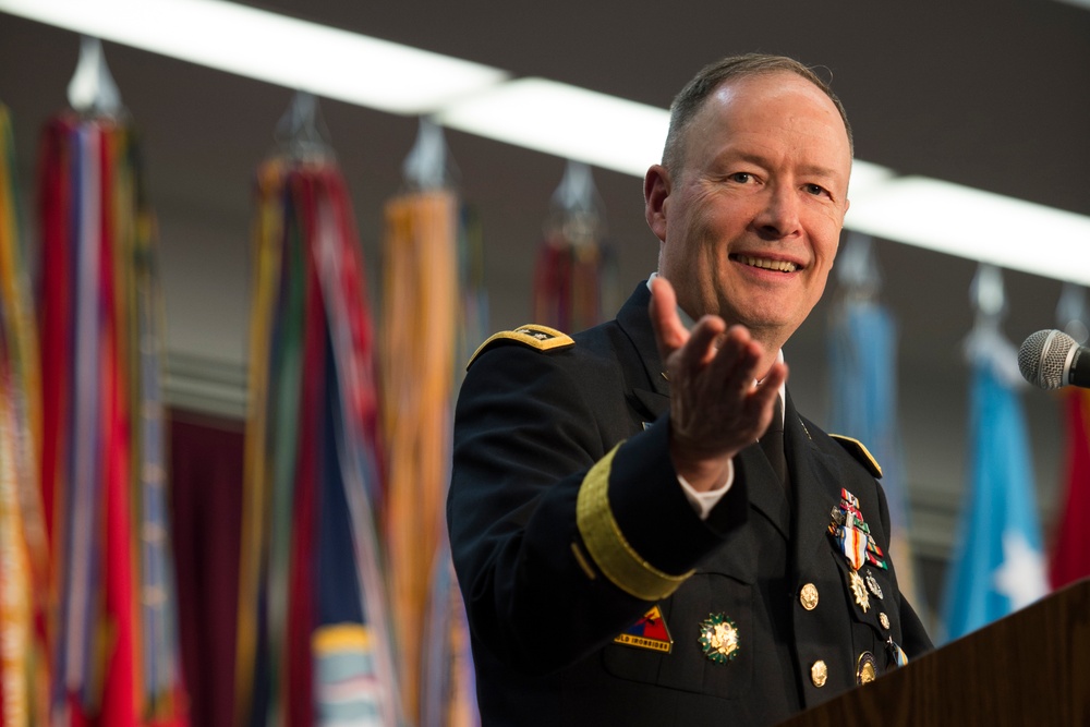 Alexander Speaks at Retirement Ceremony