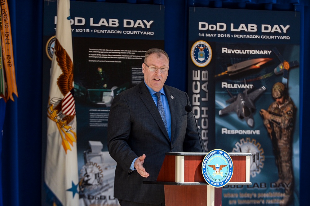 Work Speaks at First Lab Day at Pentagon