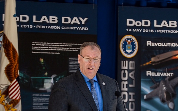 Work Speaks at First Lab Day at Pentagon