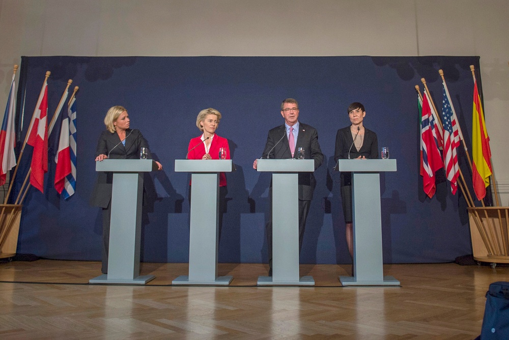 Carter, European Defense Leaders Conduct News Conference