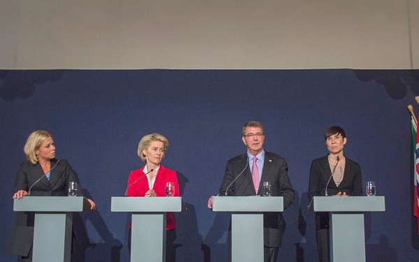 Carter, European Defense Leaders Conduct News Conference