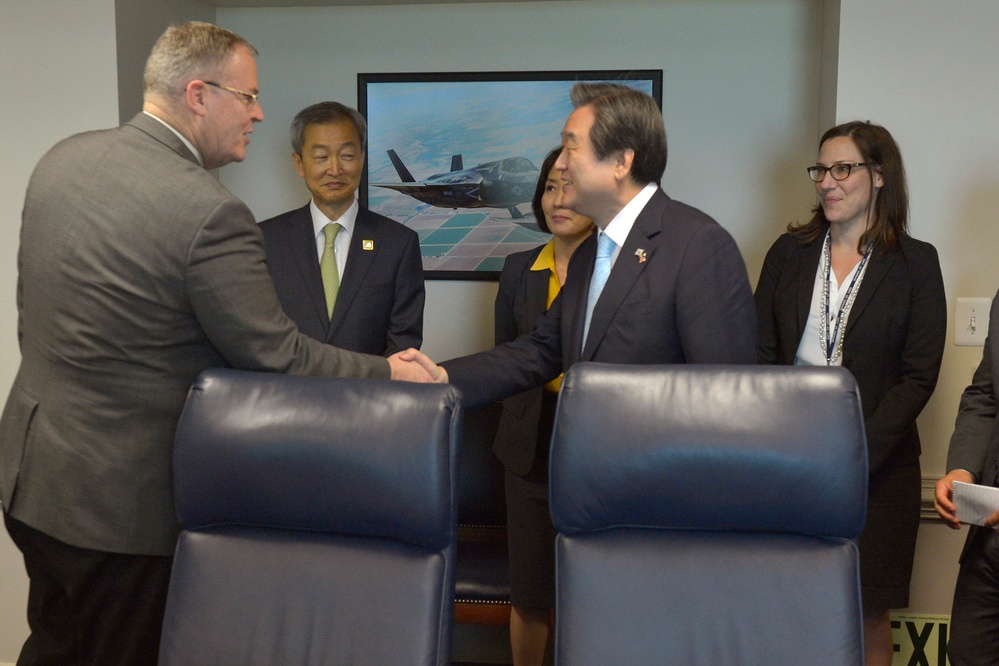 Work Meets With Saenuri Party Chairman