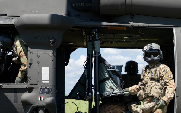 Wisconsin National Guard’s 1st Battalion, 147th Aviation Regiment crews conduct aerial gunnery qualification