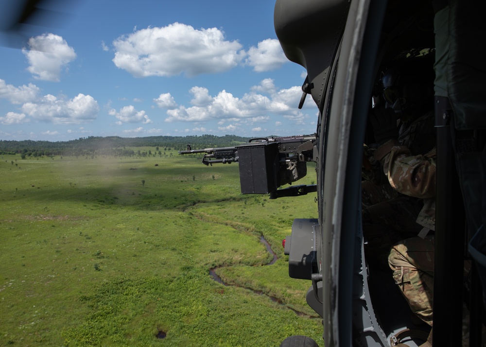 Wisconsin National Guard’s 1st Battalion, 147th Aviation Regiment crews conduct aerial gunnery qualification