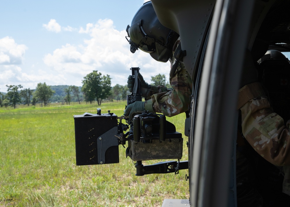 Wisconsin National Guard’s 1st Battalion, 147th Aviation Regiment crews conduct aerial gunnery qualification