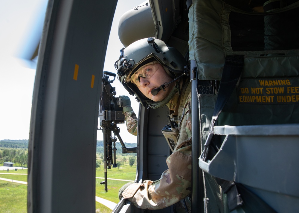 Wisconsin National Guard’s 1st Battalion, 147th Aviation Regiment crews conduct aerial gunnery qualification