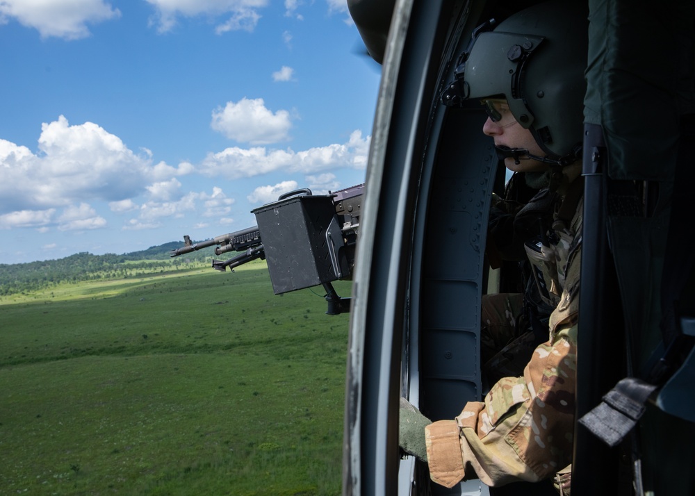 Wisconsin National Guard’s 1st Battalion, 147th Aviation Regiment crews conduct aerial gunnery qualification