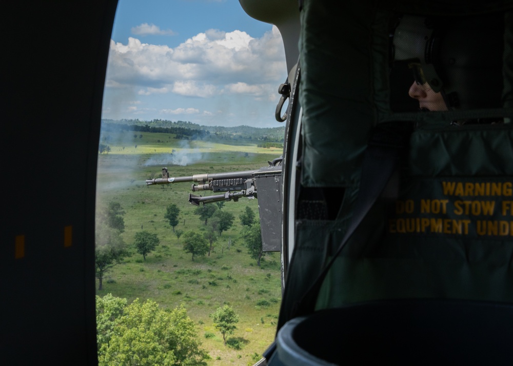 Wisconsin National Guard’s 1st Battalion, 147th Aviation Regiment crews conduct aerial gunnery qualification