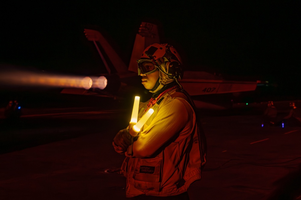 George Washington Conducts Flight Operations at Night