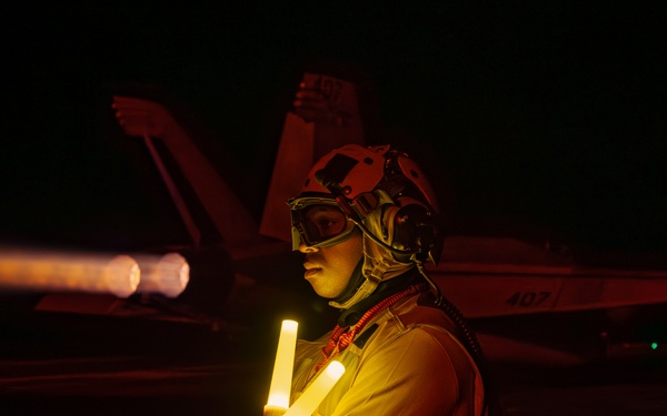 George Washington Conducts Flight Operations at Night