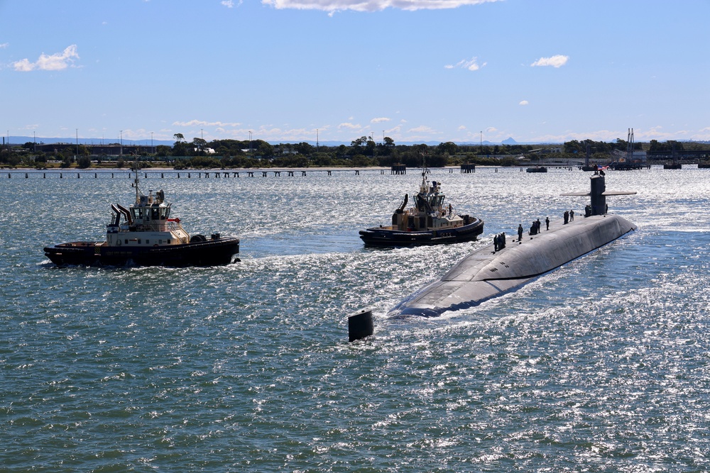 USS Ohio (SSGN 726) arrives in Brisbane, Australia