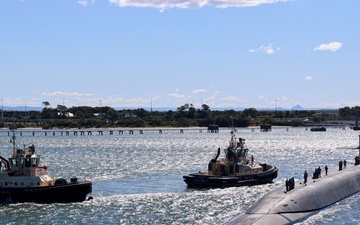 USS Ohio (SSGN 726) arrives in Brisbane, Australia