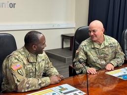 New in command, 7th MSC’s top leader receives capabilities briefing from 405th AFSB