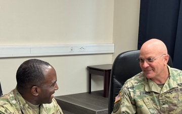 New in command, 7th MSC’s top leader receives capabilities briefing from 405th AFSB