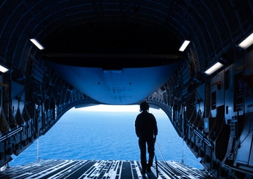 Training for proficiency: C-17 crew practices cargo drops during TS25