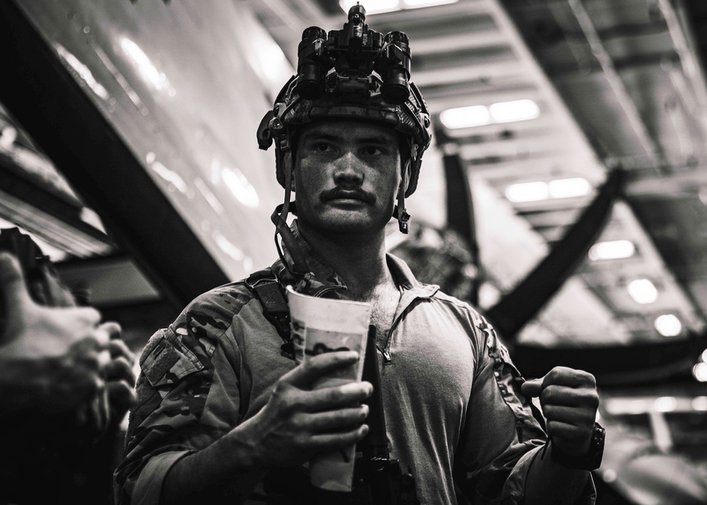 EODMU 5 Sailors Conduct Fast Rope Drills