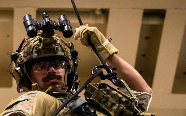 EODMU 5 Sailors Conduct Fast Rope Drills
