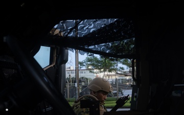 MWCS-18 Marines establish communications during unit-level training