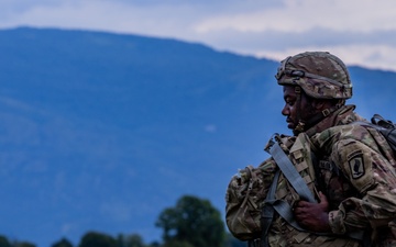 173rd Airborne Brigade perform an airborne operation in Aviano