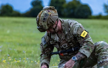 173rd Airborne Brigade perform an airborne operation in Aviano