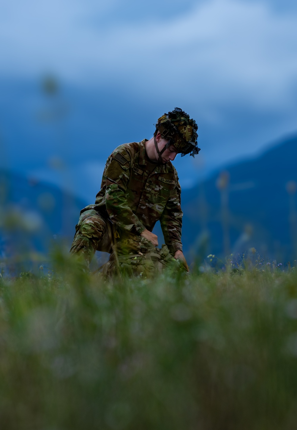 173rd Airborne Brigade perform an airborne operation in Aviano