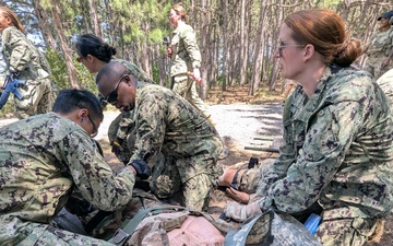 Navy Reservists hone medical skills during Operation Commanding Force at Fort Drum