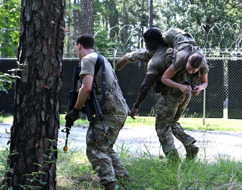 Students Participate in Sluss-Tiller Exercise
