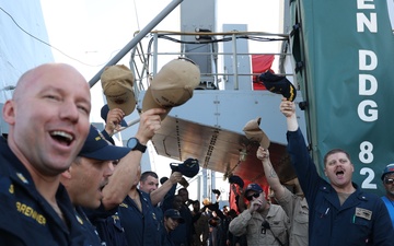 USS FARRAGUT Cheers for the Departure of Command Master Chief Ervin Kelly