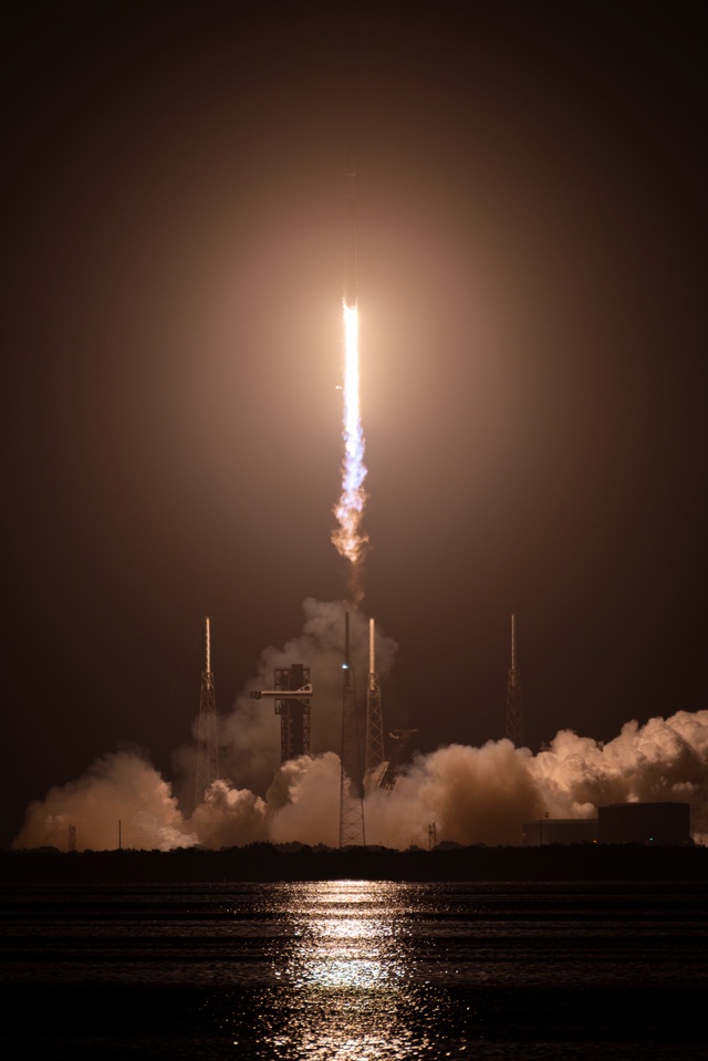 Starlink 10-26 Launches from Cape Canaveral Space Force Station