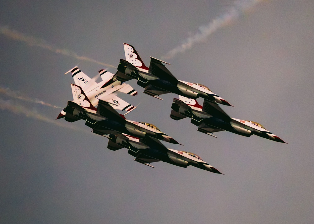 Thunderbirds Rehearse Over F.E. Warren
