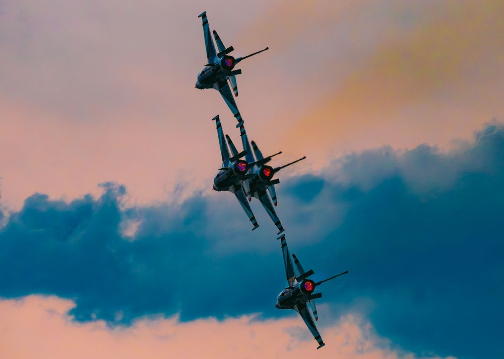 Thunderbirds Rehearse Over F.E. Warren