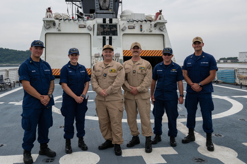 The Legend-class USCGC Stratton conducts port call at Fleet Activities Yokosuka and hosts Japanese Coast Guard members