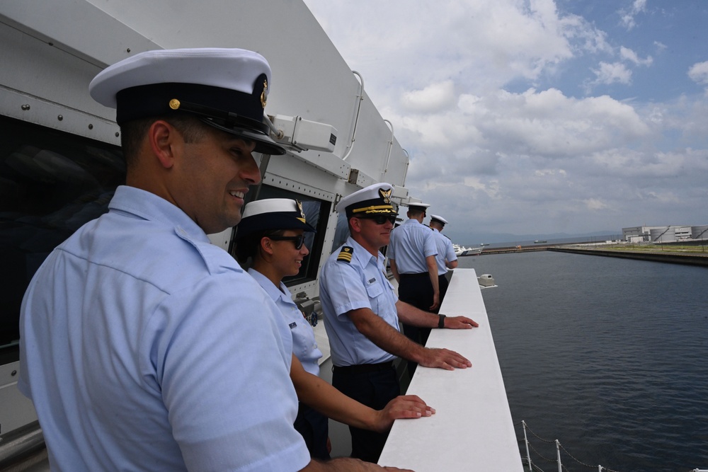 The Legend-Class U.S. Coast Guard Cutter Stratton (WMSL 752) crew tour Japan Coast Guard base during trilateral professional exchange