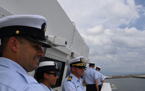 The Legend-Class U.S. Coast Guard Cutter Stratton (WMSL 752) crew tour Japan Coast Guard base during trilateral professional exchange