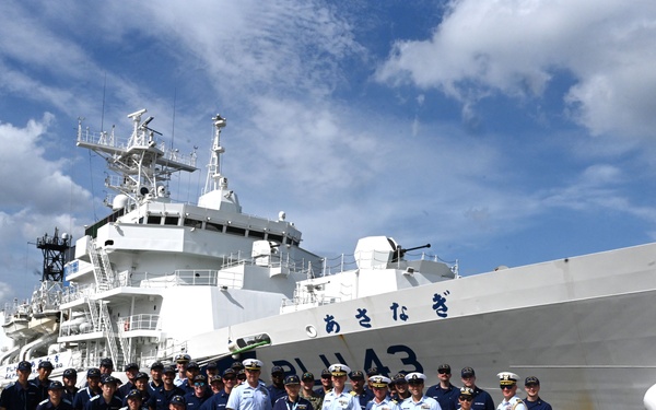 The Legend-Class U.S. Coast Guard Cutter Stratton (WMSL 752) crew tour Japan Coast Guard base during trilateral professional exchange