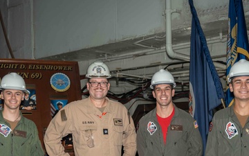 USNA Midshipmen Visit Ike