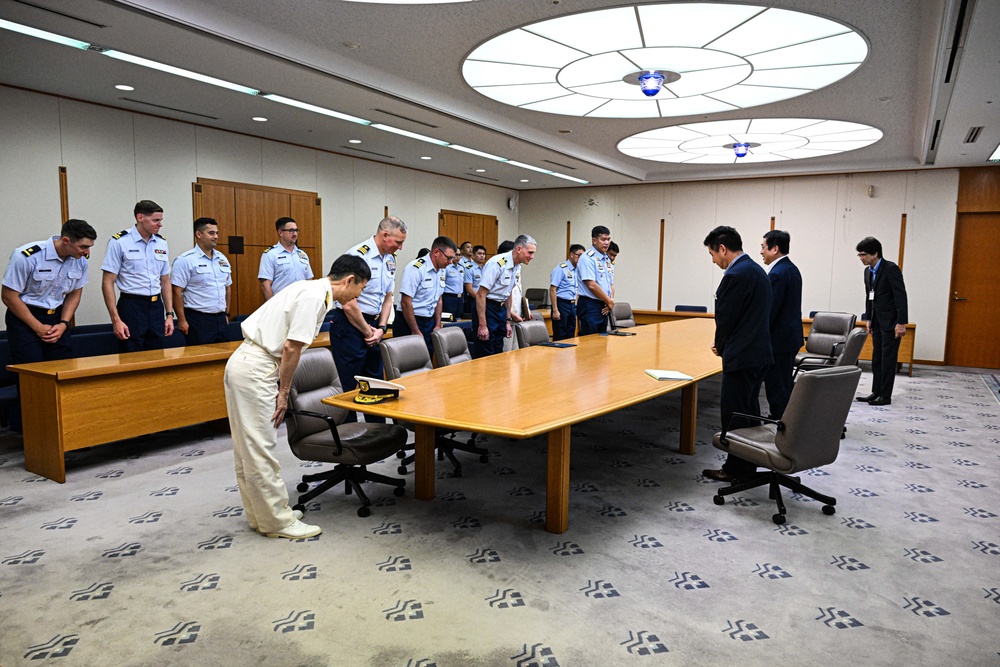 US, Philippine coast guards visit with Kagoshima government ahead of joint exercise