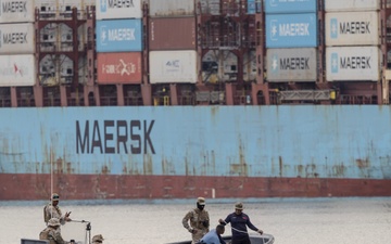 US, Panamanian Explosive Ordnance Disposal Technicians Enhance Panama Canal Safety