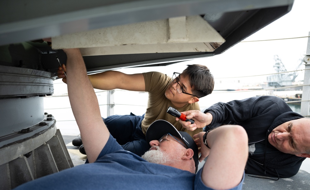 USS Charleston (LCS 18) Visits Naval Surface Warfare Center, Port Hueneme Division for Combat Systems Tune-Up, Employee Tours