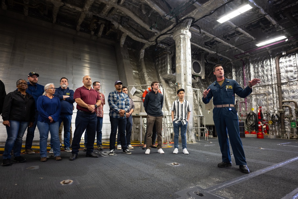 USS Charleston (LCS 18) Visits Naval Surface Warfare Center, Port Hueneme Division for Combat Systems Tune-Up, Employee Tours